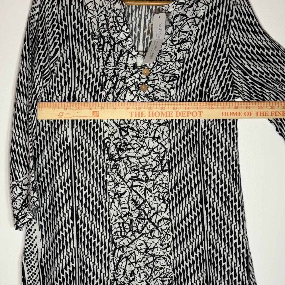 Soft Surroundings Black & White‎ Mixed-Print V-Neck Tunic - Picture 10 of 11